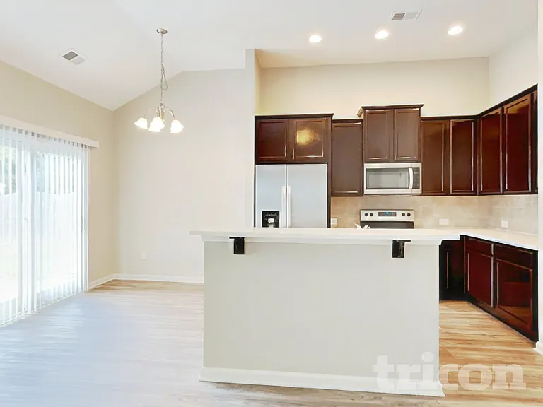 112 Oldham Way — Photo 6