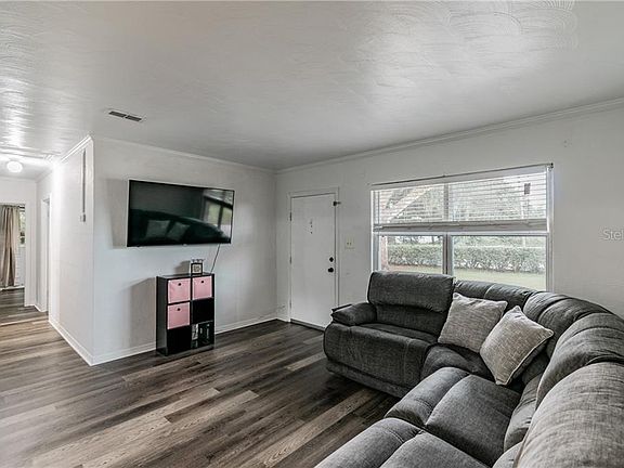 3rd image of 1307 McLin Dr
