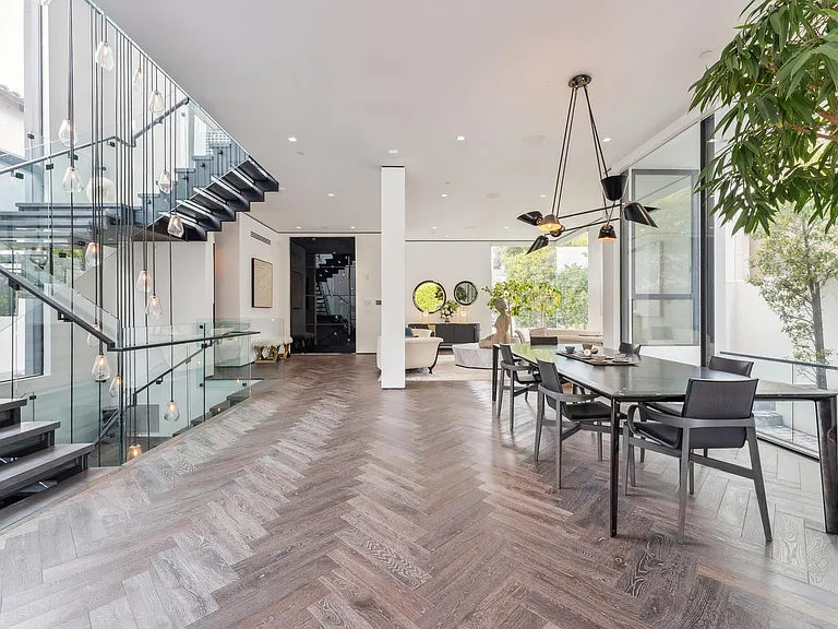 213 S La Peer Dr — Photo 18