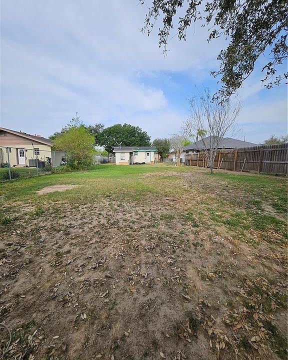 2nd image of 212 N 27th Ave
