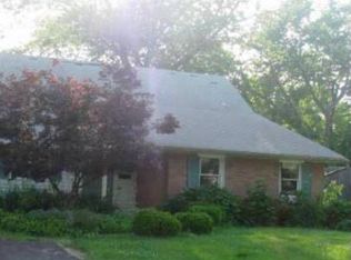 7 High Rd, Levittown, PA 19056