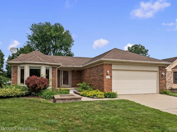 1776 Hillman Dr, Troy, MI 48083