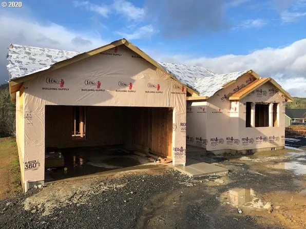 170 Wil Way, Winston, OR 97496