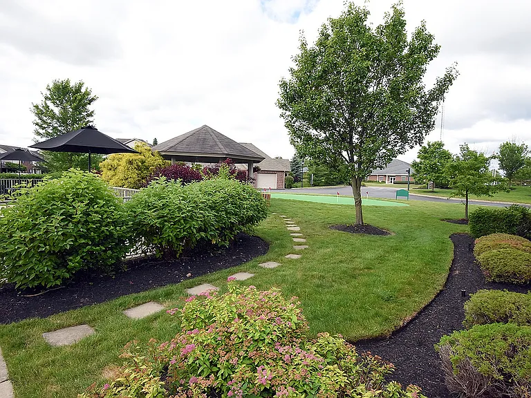 Pickerington-Ridge_Gazebo and Putting Green