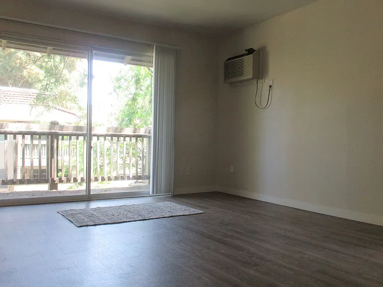 Riverbend Apartments — Photo 22
