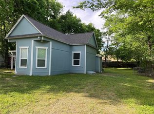 621 E 8th St, Bonham, TX 75418
