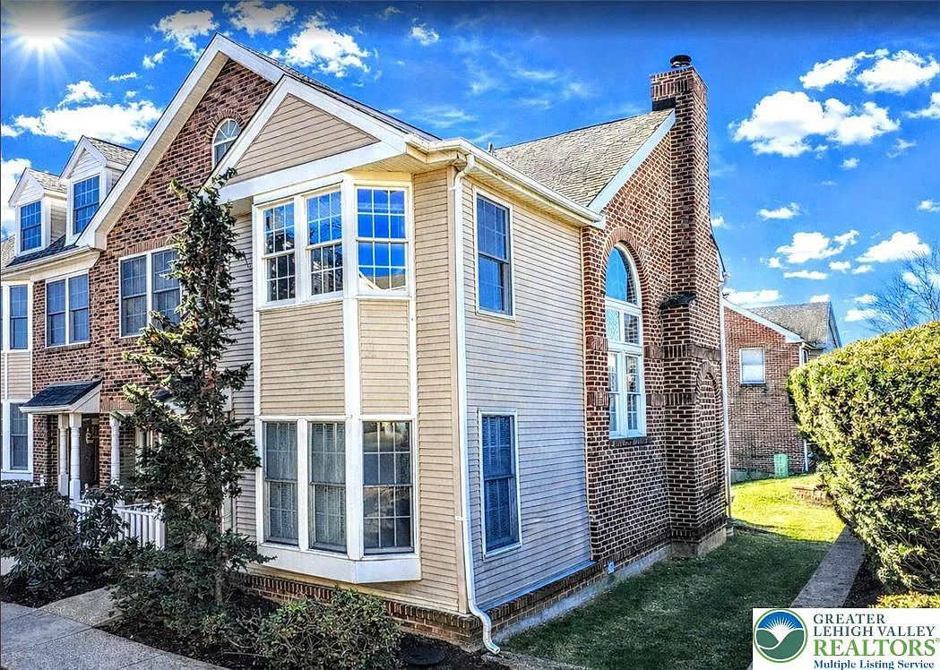 3424 Park Pl photo 1