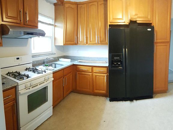 2nd image of 21-48 Francis Lewis Blvd #2