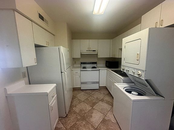 2nd image of 928 Bonham Ave APT 102