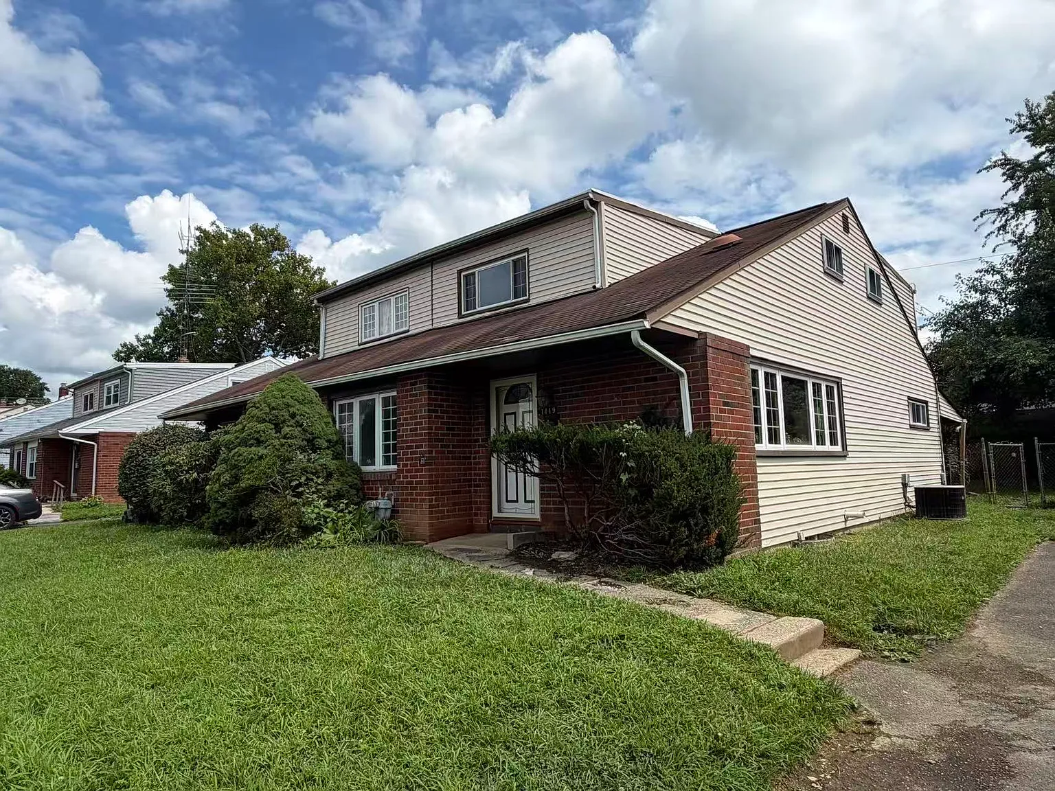 4 bed, 1483 sqft, $2,950 — Photo 3