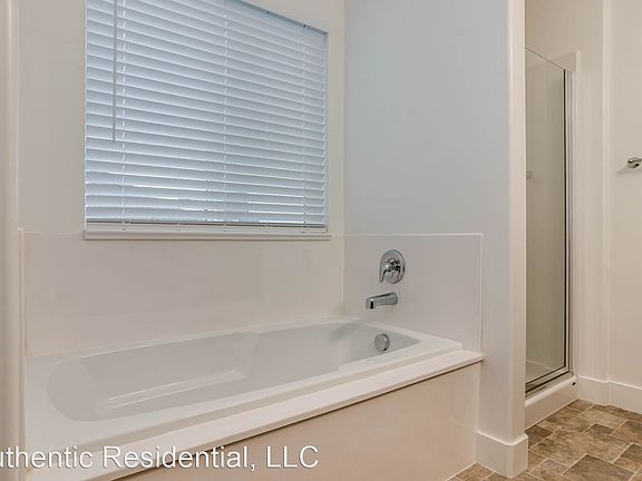 4th image of 117 Lassalle Dr