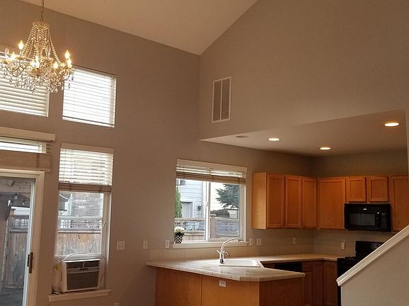 3rd image of 15015 NE 8th Pl