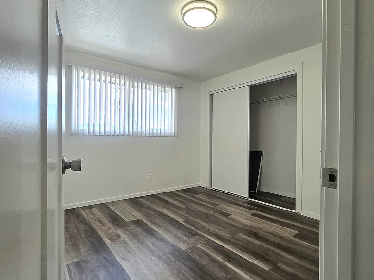 677 Beatty St #8 — Photo 9