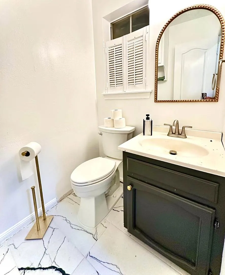12458 Goodwood Blvd - Room 1 — Photo 3