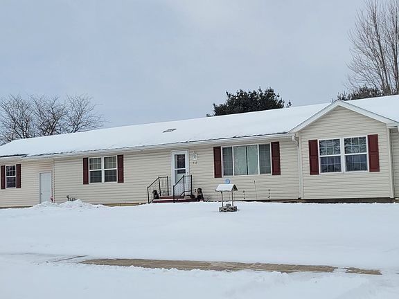 4th image of 132 W Miles St