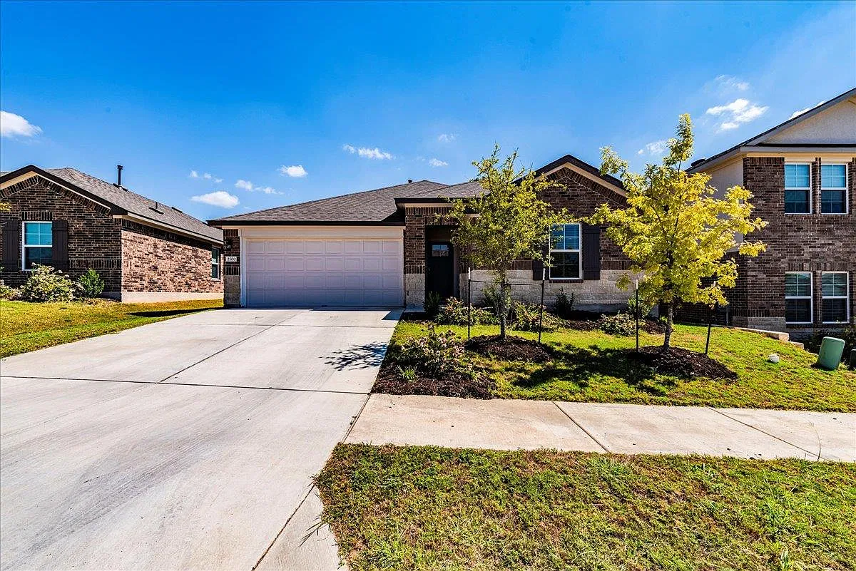 4 bed, 2.0 bath, 1725 sqft, $2,100 — Photo 2