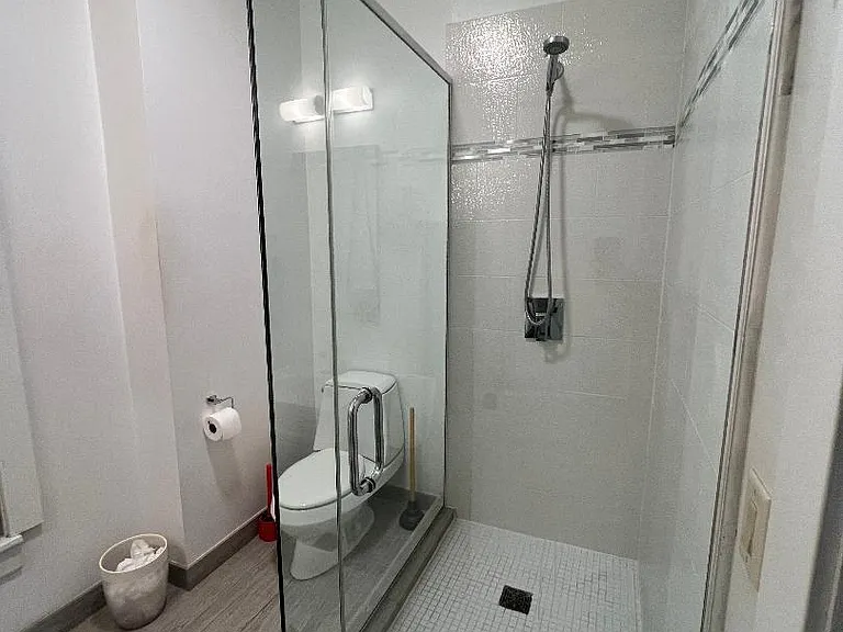 852 W Diversey Pkwy #1R — Photo 11