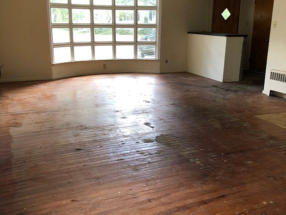 3rd image of 637 Gibson Ave