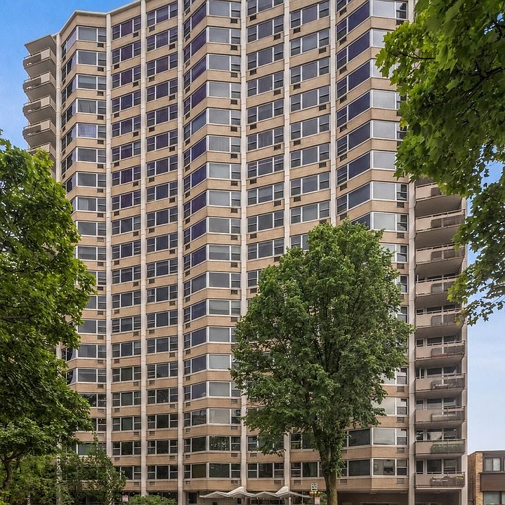 1st image of 555 W Cornelia Ave APT 1311