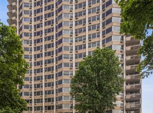 555 W Cornelia Ave APT 1311, Chicago, IL 60657