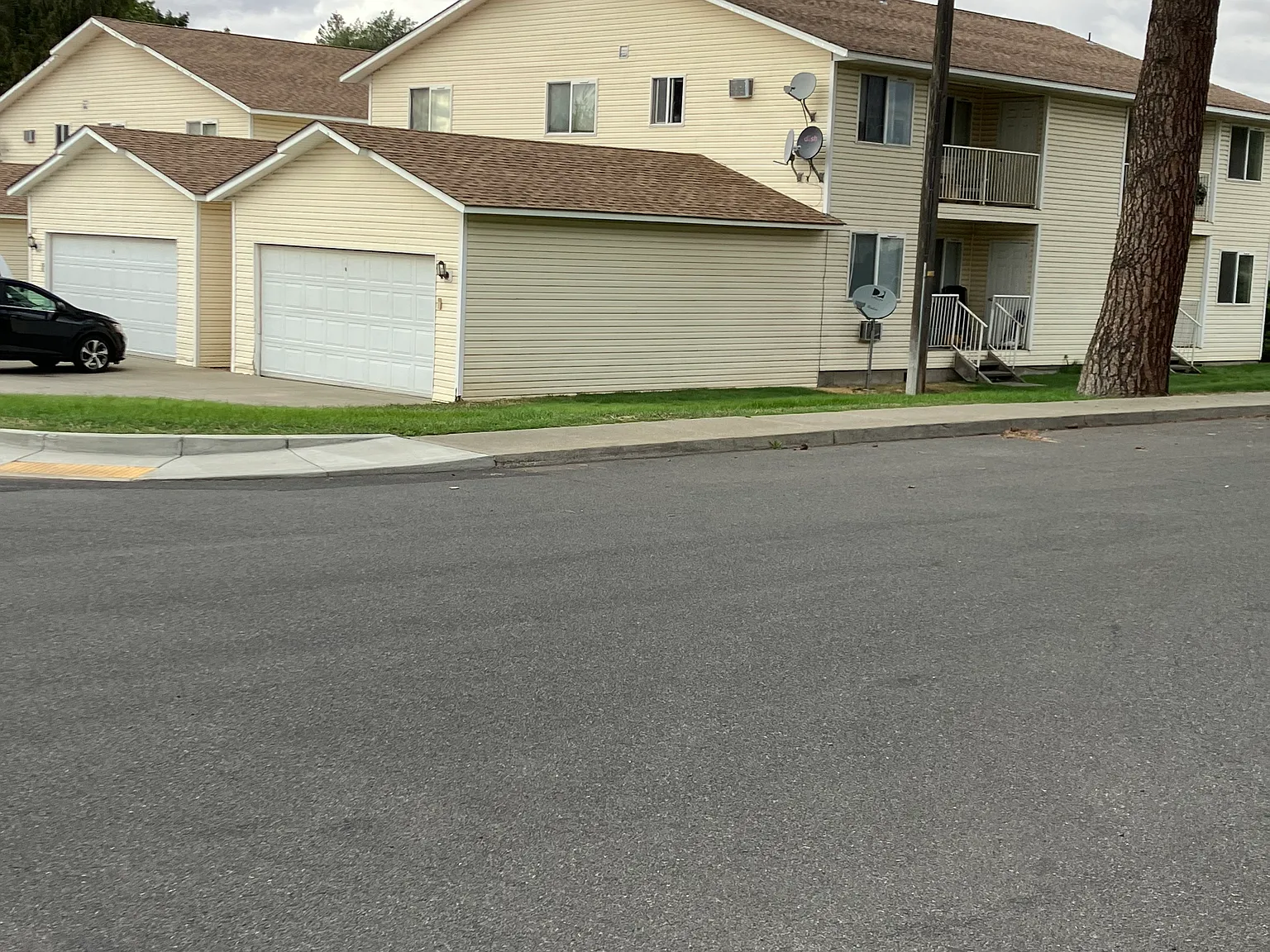 2 bed, 975 sqft, $1,195 — Photo 1