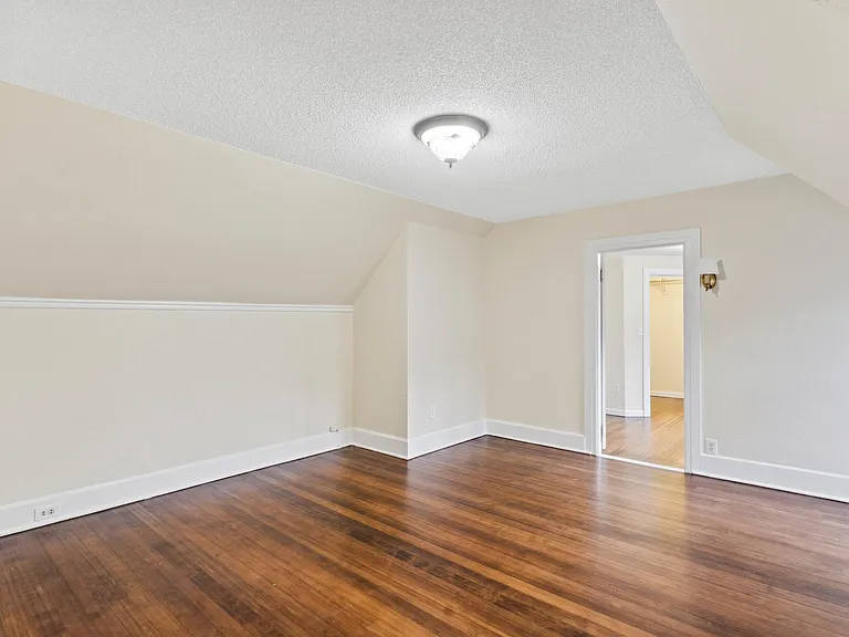 1023 N Weber St — Photo 14