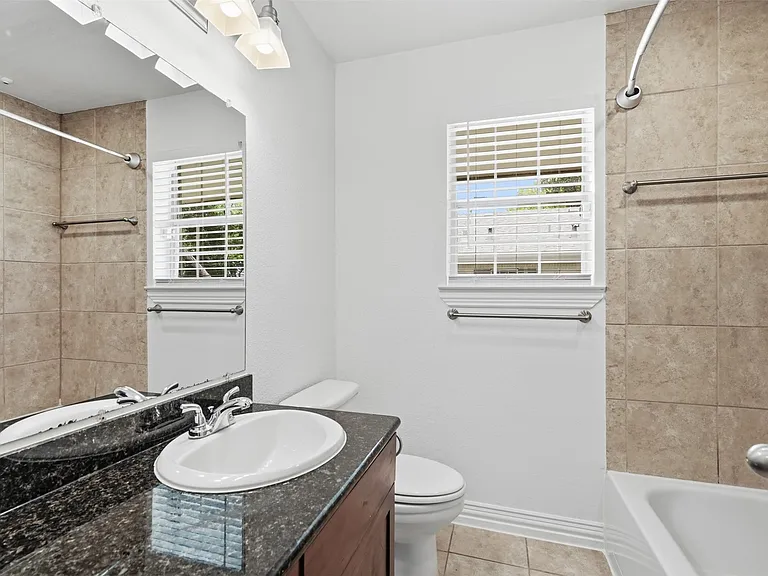 4723 Bradford Dr #B — Photo 16