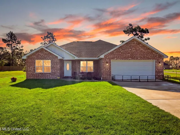 21700 E Edgewood Dr, Saucier, MS 39574