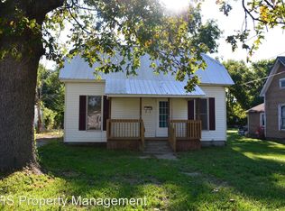 1330 N Lafontaine Ave, Springfield, MO 65802
