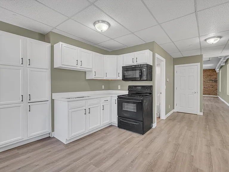 400 N Main St #202 — Photo 3
