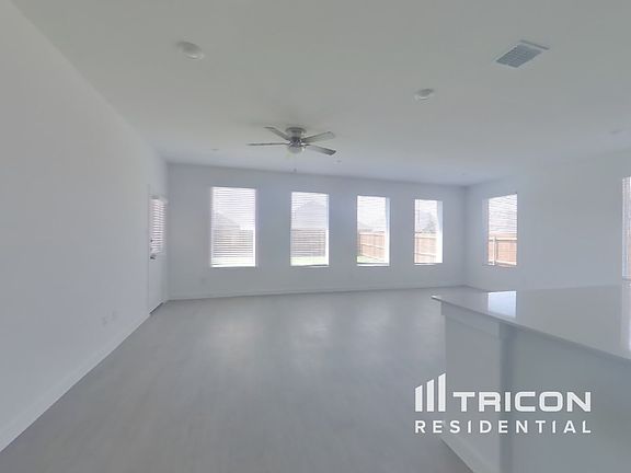 4th image of 1324 Francesca Dr