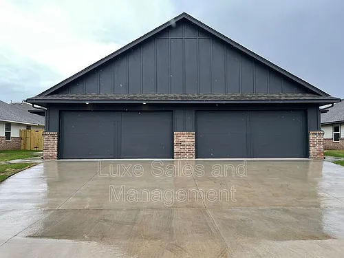 10526 Utica Dr Photo 1