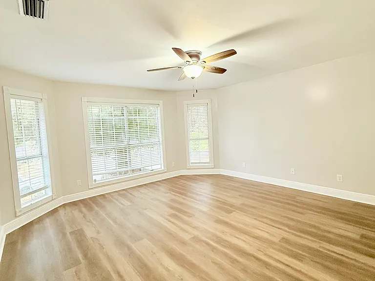 3101 Autumn Ridge Dr W — Photo 4