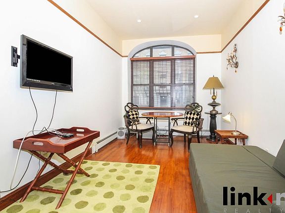3rd image of 140 W 136th St #1