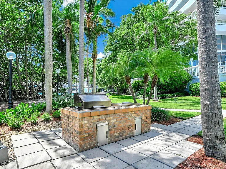 1627 Brickell Ave #2407 — Photo 29