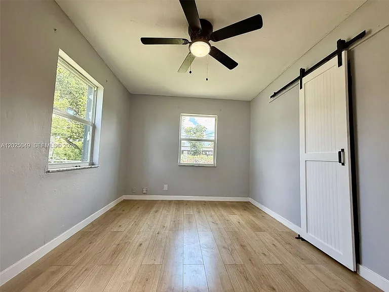 4030 SW 28th St — Photo 12