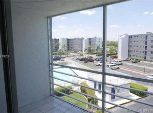 14140 SW 84th St APT 406, Miami, FL 33183