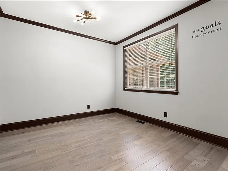 5583 Julian Pl — Photo 14