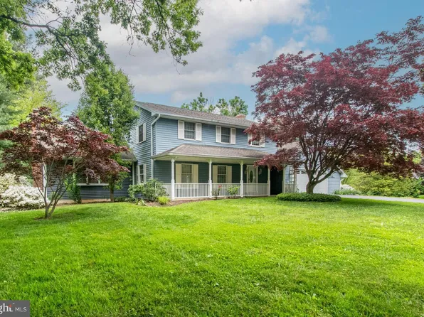 525 Woodland Dr, Parkesburg, PA 19365