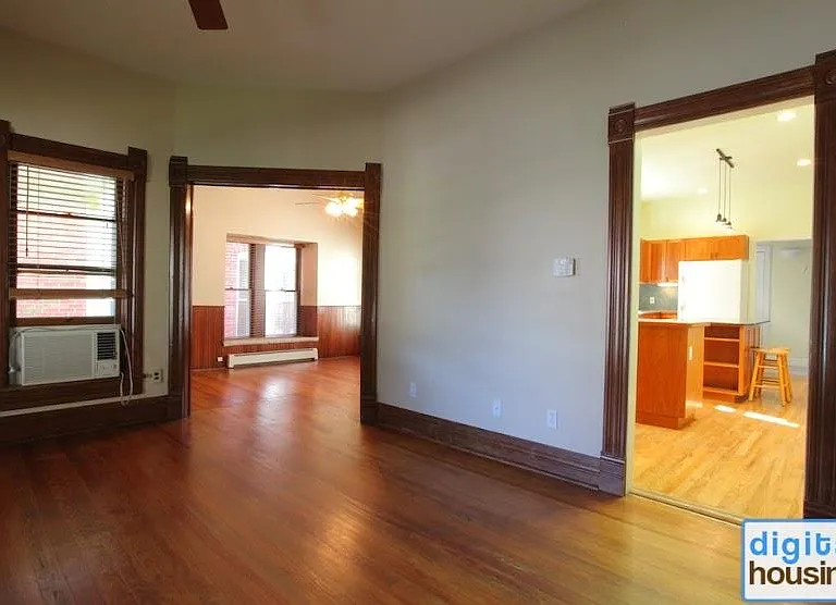 1112 Maxwell Ave — Photo 3