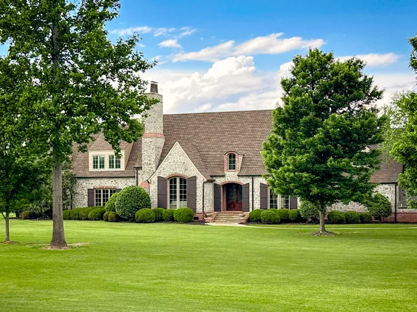 2400 Breeding Dr NW, Hartselle, AL 35640