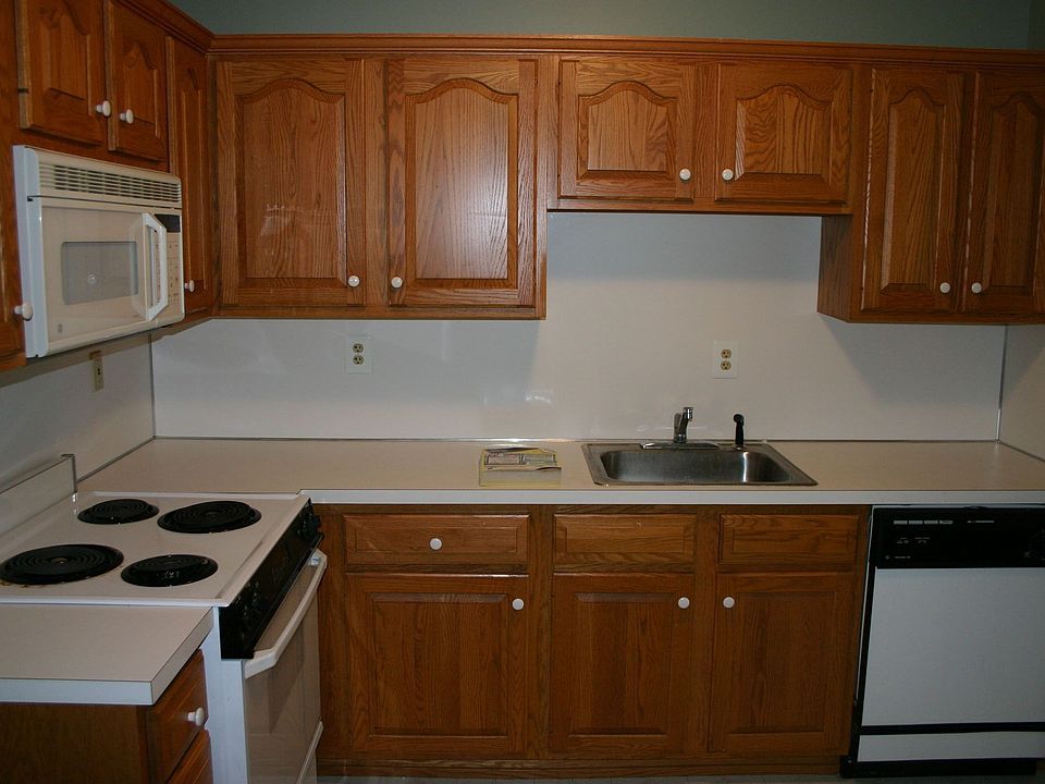 2nd image of 61 Cedar Ct