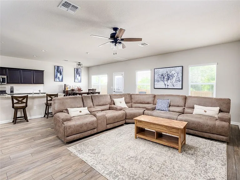 3601 Kotche St — Photo 6