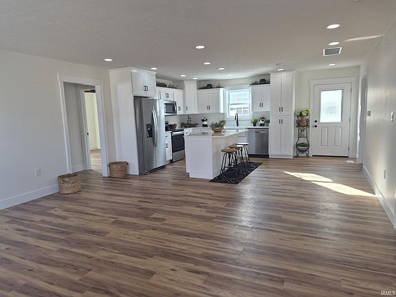 3rd image of 111 O St