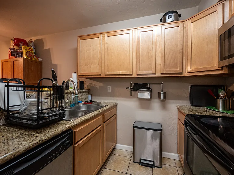 941 N Euclid Ave #121 — Photo 23