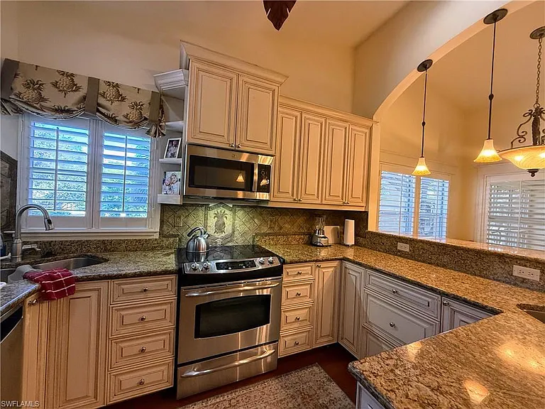 24821 Lakemont Cove Ln #201 — Photo 5