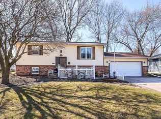 4334 26th Ave, Moline, IL 61265