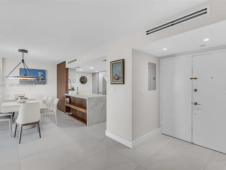 155 Ocean Lane Dr #1105 — Photo 6