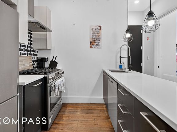 2nd image of 923 Bedford Ave #2F