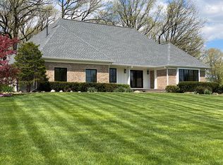 17 Equestrian Way, Lemont, IL 60439